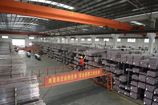 喜有沃304<a href='/index.aspx' class='keys' title='點(diǎn)擊查看關(guān)于不銹鋼管廠家的相關(guān)信息' target='_blank'>不銹鋼管廠家</a>倉(cāng)庫(kù)